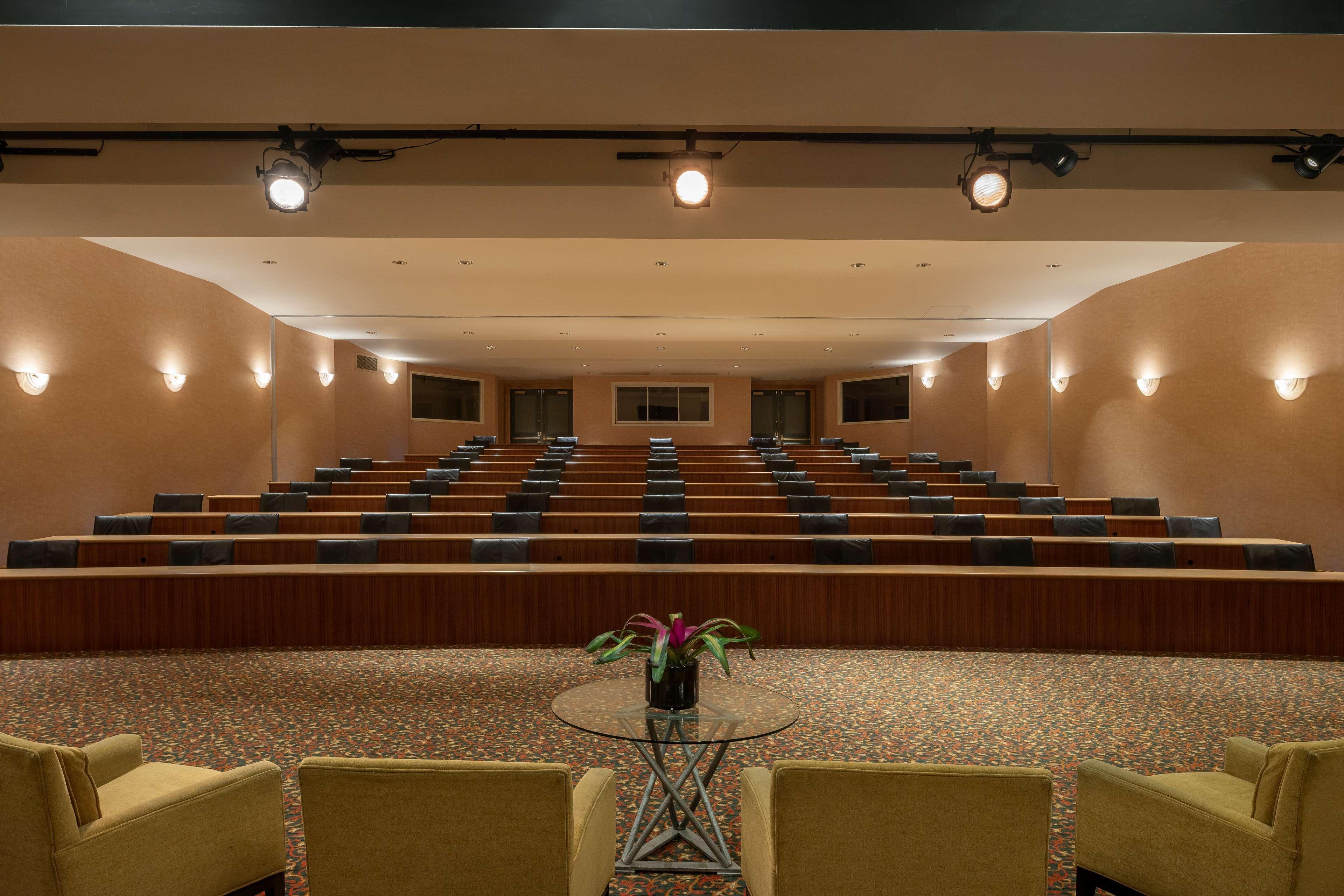 Hyatt Regency International Airport Hotel
