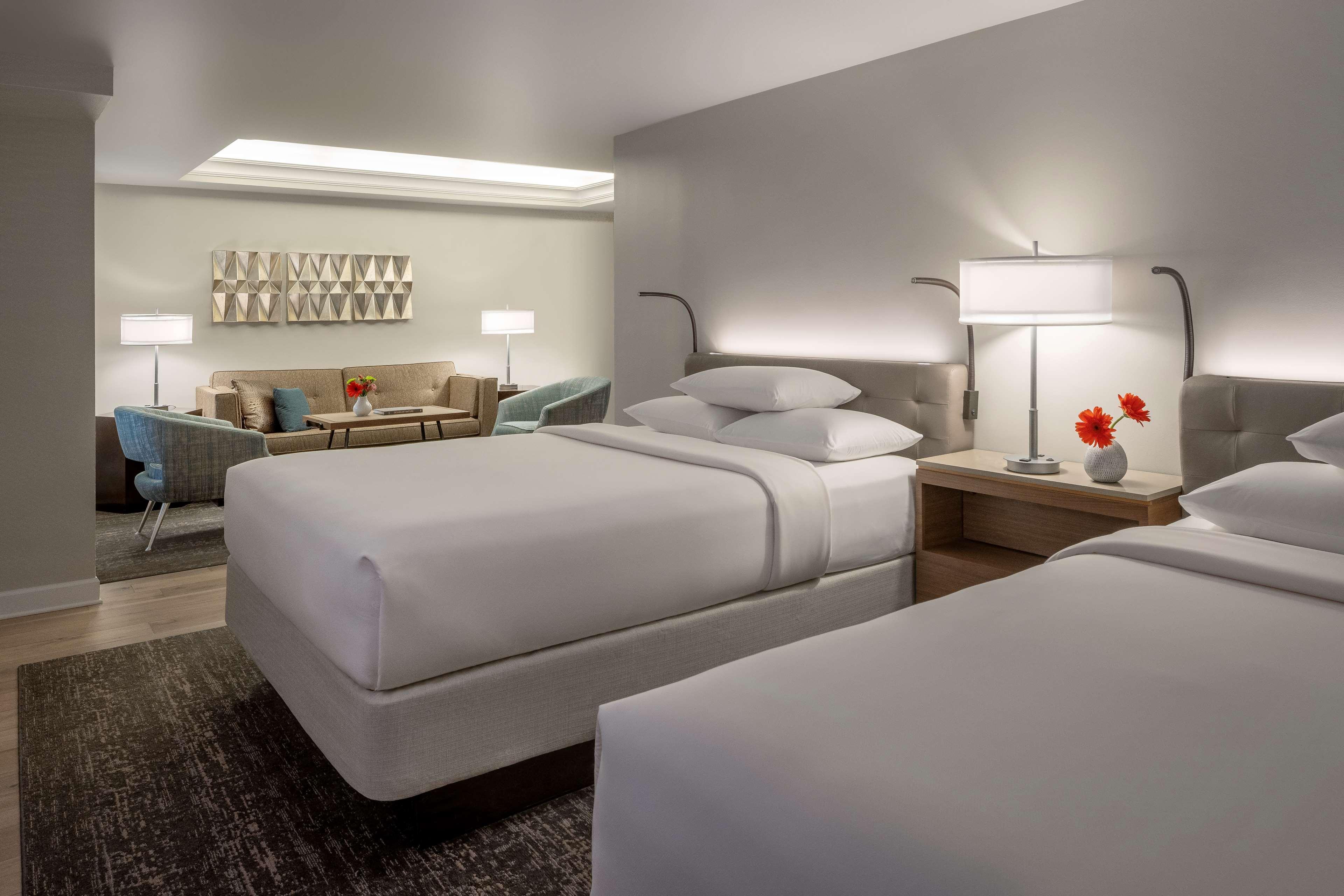 Hotel Hyatt Regency International Airport 4*