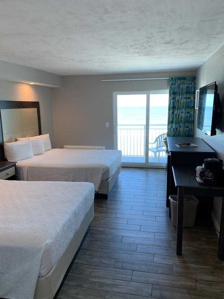 Boardwalk And 2* Daytona Beach