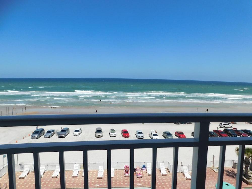 Boardwalk And 2* Daytona Beach