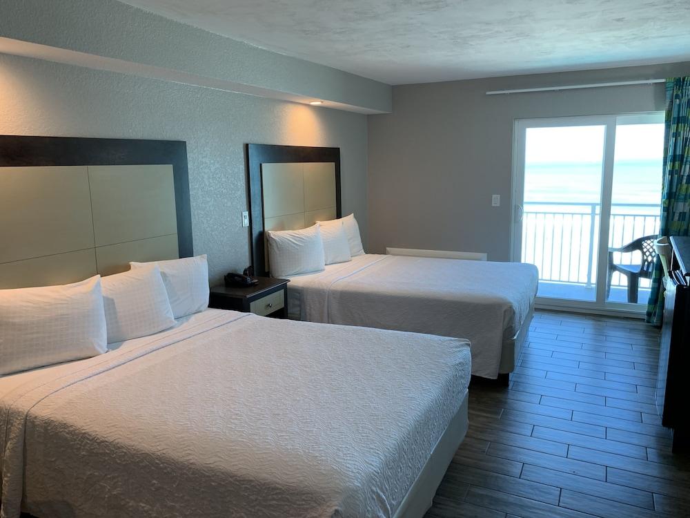 Boardwalk And 2* Daytona Beach