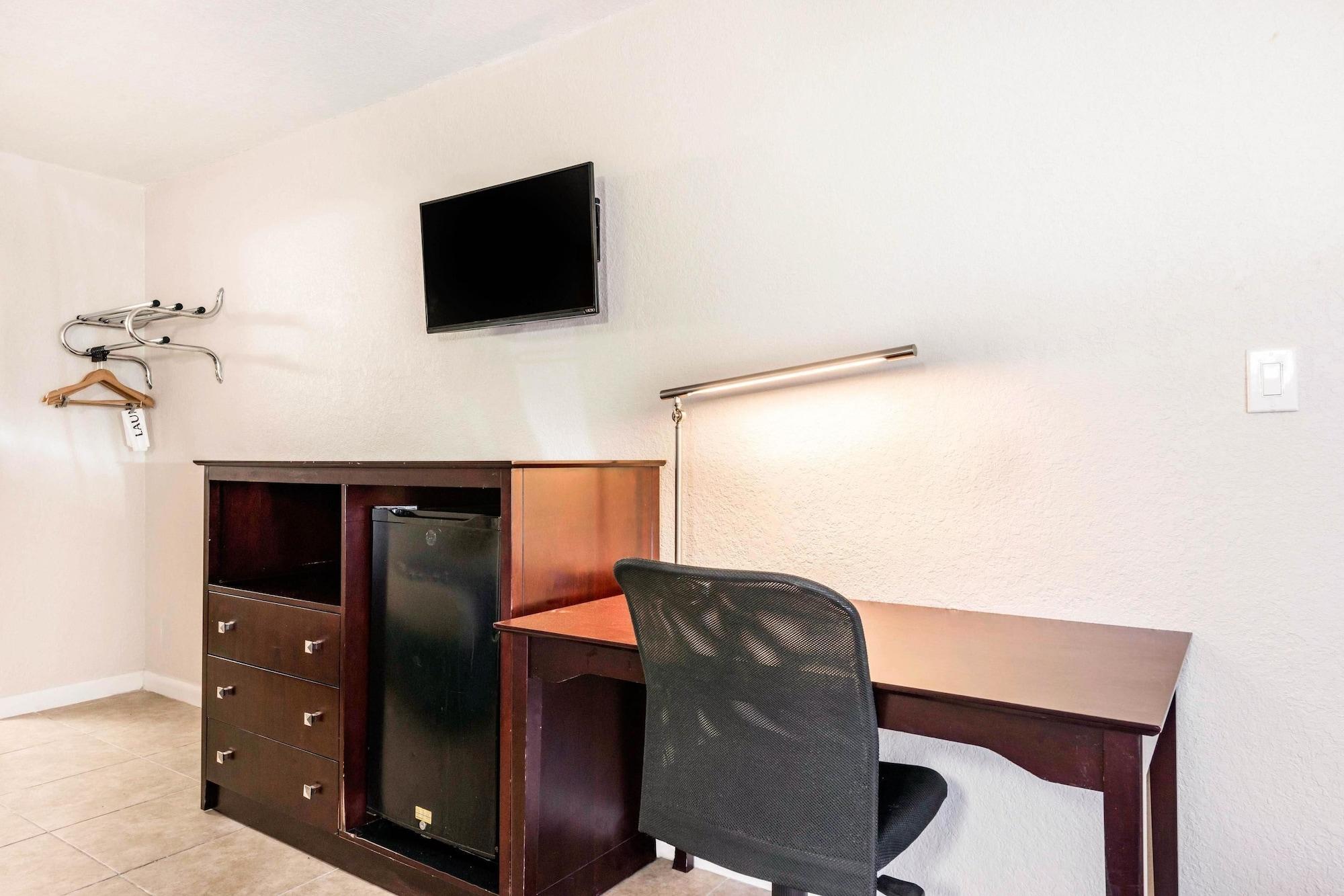 Hotel Rodeway & Lauderdale Airport & Cruise Port