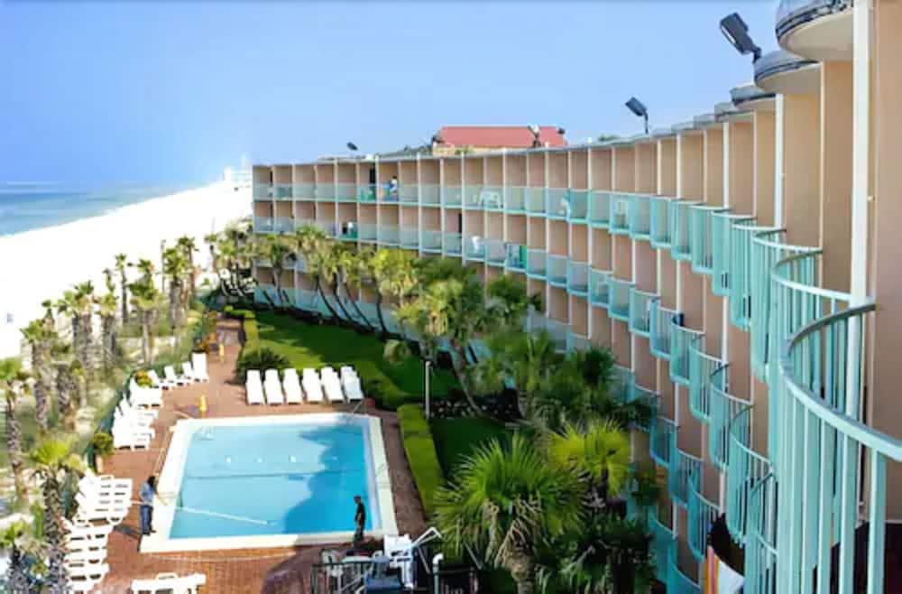 Casa Loma Panama - Beachfront Hotel