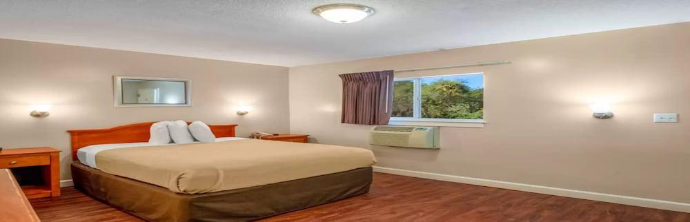 Hotel Bay Extended - Airport 2*
