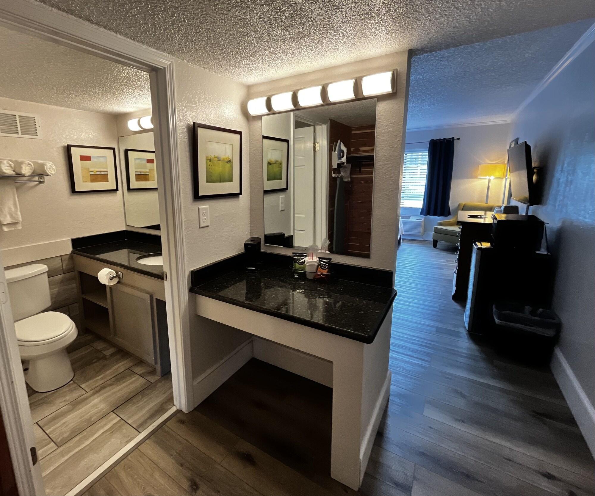 Motel At Home Inn - Pensacola 2*
