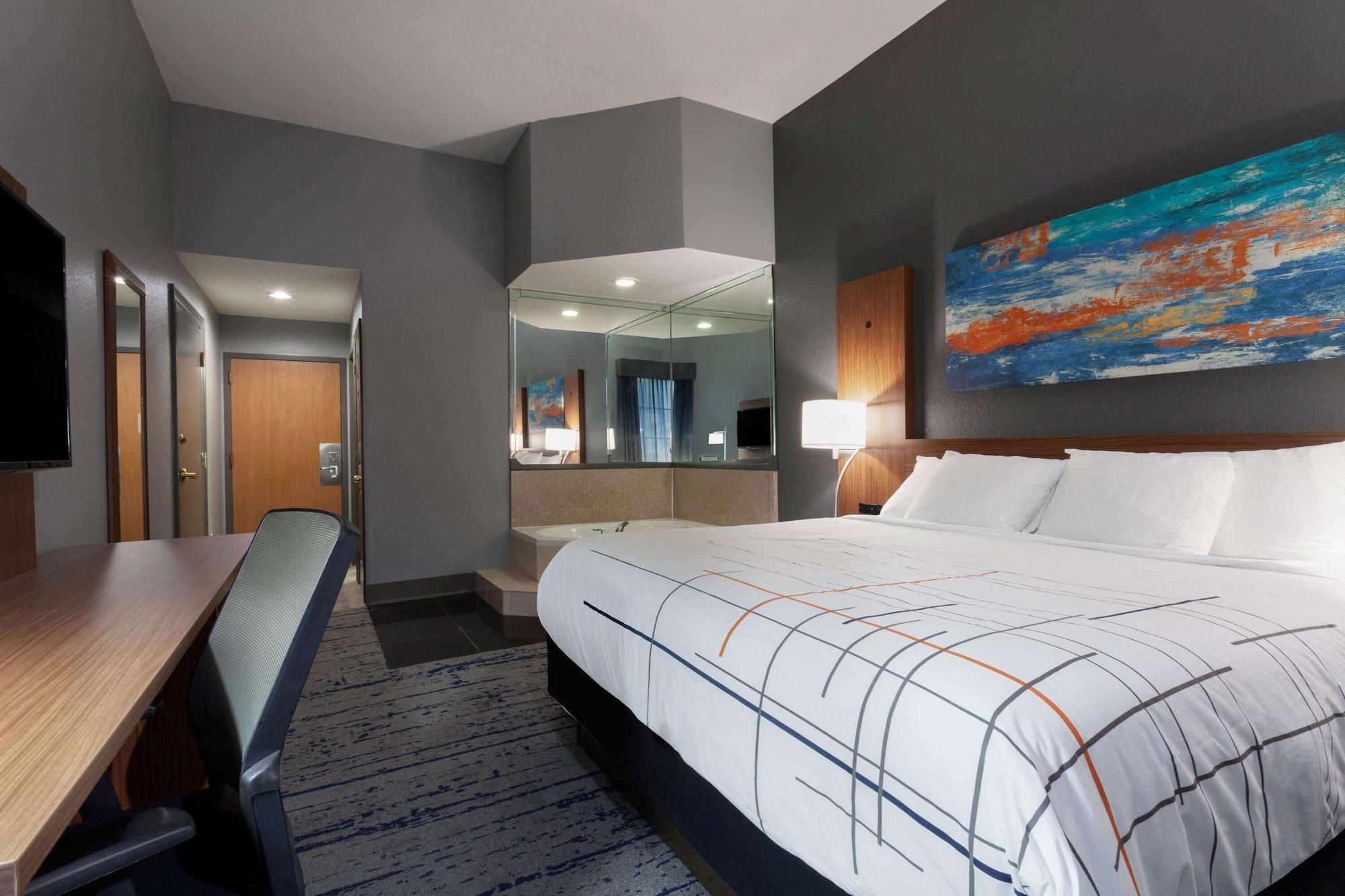 Hotel La Quinta By Wyndham Northeast *newly Renovated 3*