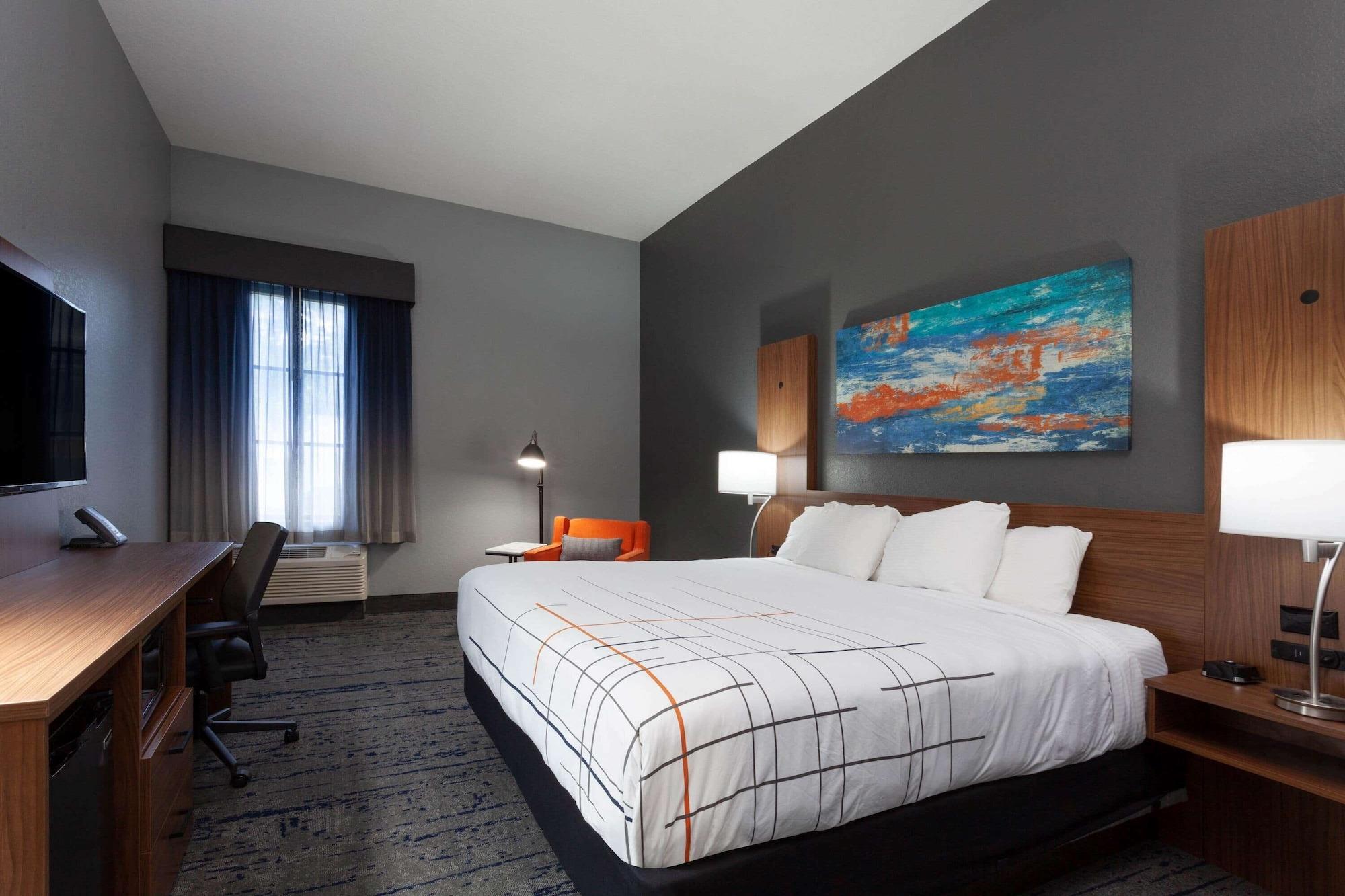 Hotel La Quinta By Wyndham Northeast *newly Renovated 3*