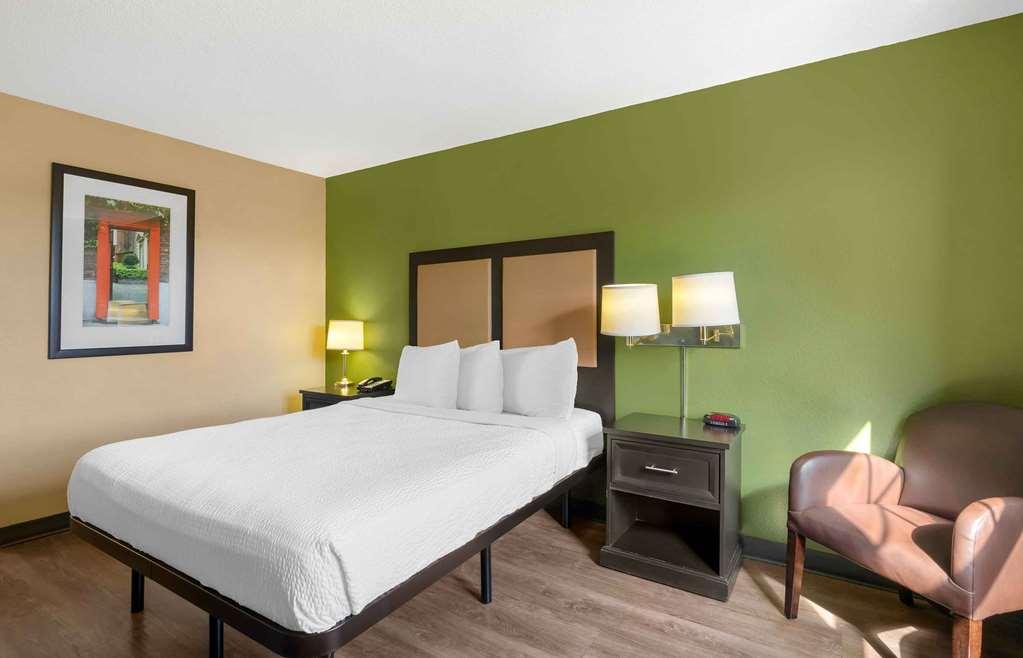 Extended America - St Petersburg - Clearwater - Executive Dr Largo