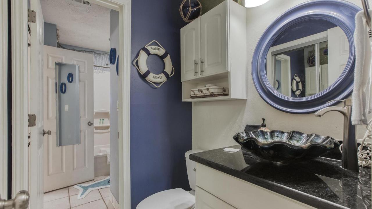 Crystal 6a - Just A Few Steps And Your Toes Will Be In The With Service Included Holiday home Destin
