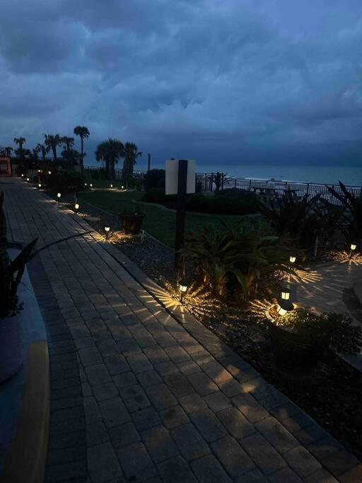 Apartment Beautiful Oceanfront Two Bedroom *