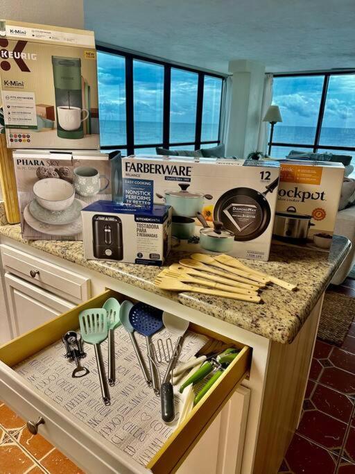 Beautiful Oceanfront Two Bedroom * Daytona Beach