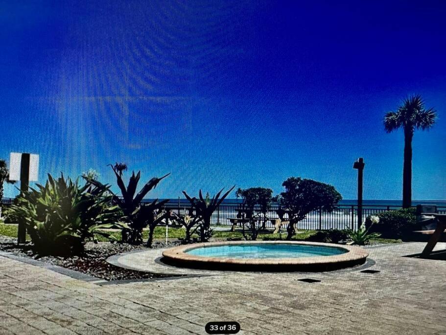 Beautiful Oceanfront Two Bedroom * Daytona Beach