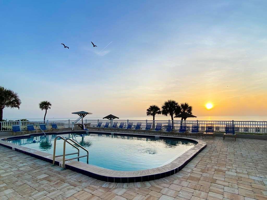 Ocean Court Beachfront Motel 2*
