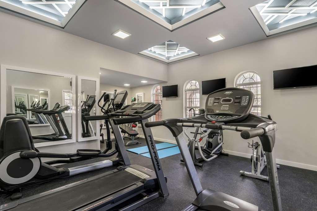 Clarion Pointe Tampa-brandon Near Fairgrounds And Casino Hotel 2*