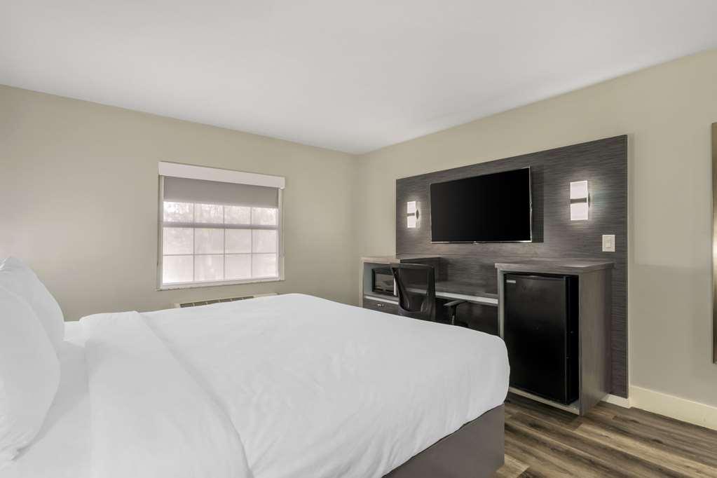 Clarion Pointe Tampa-brandon Near Fairgrounds And Casino Hotel