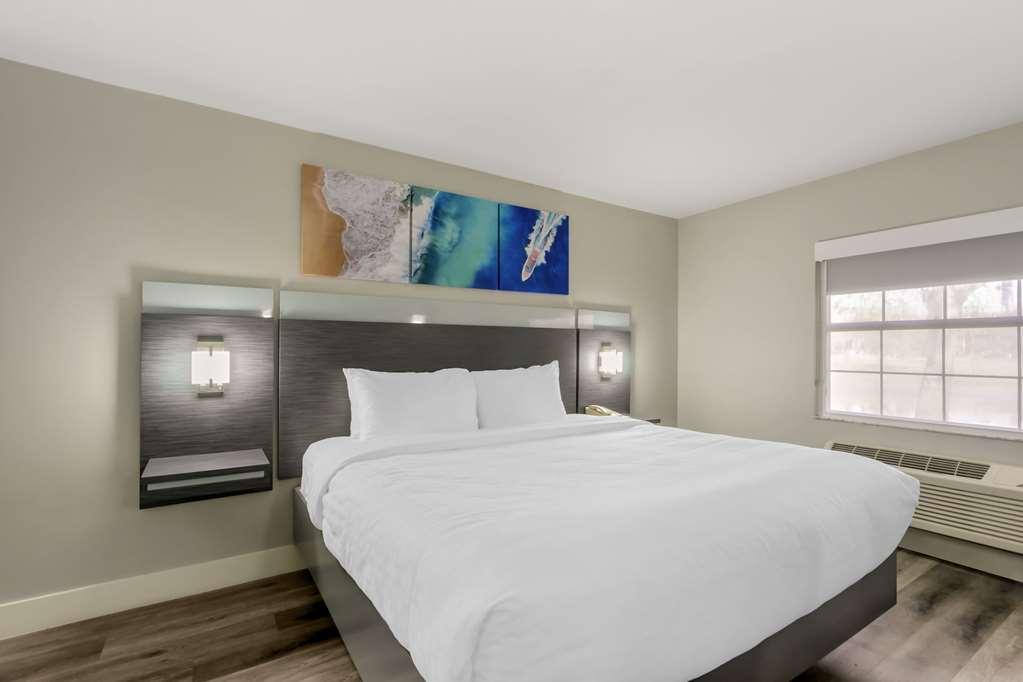 Hotel Clarion Pointe Tampa-brandon Near Fairgrounds And Casino 2*