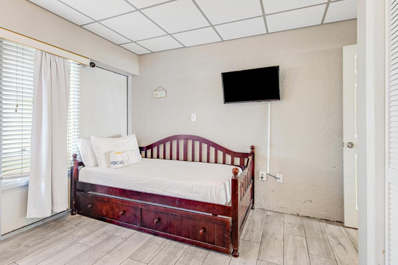 Continental 118 * Panama City Beach