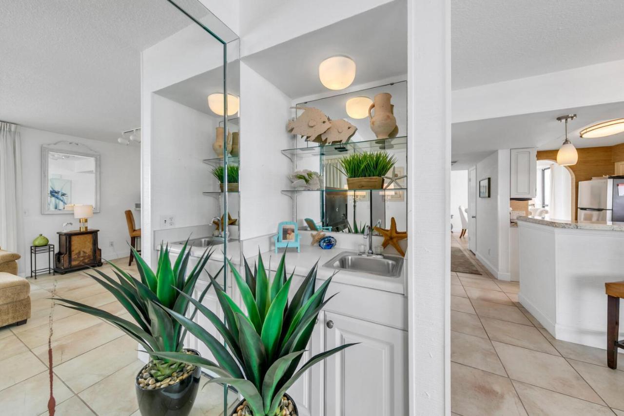 Mainsail 131 - Beachfront 2br With Free Seasonal Service Holiday home