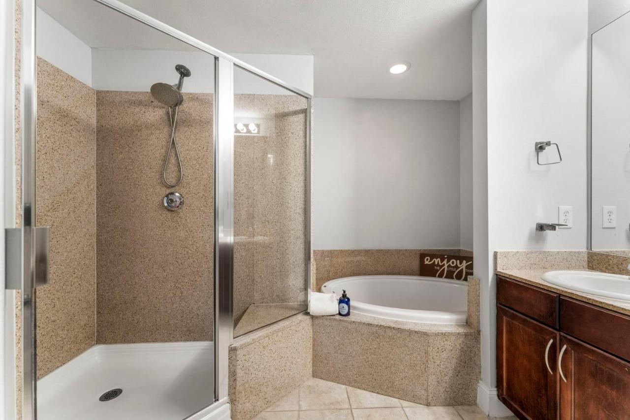 Laketown Wharf #311 By Nautical Holiday home *