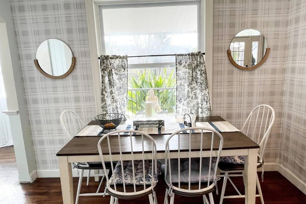 Cozy Sanctuary Minutes From The Bay And Beaches Holiday home *