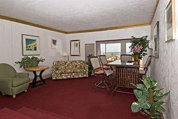 Desert And Suites Hotel Daytona Beach