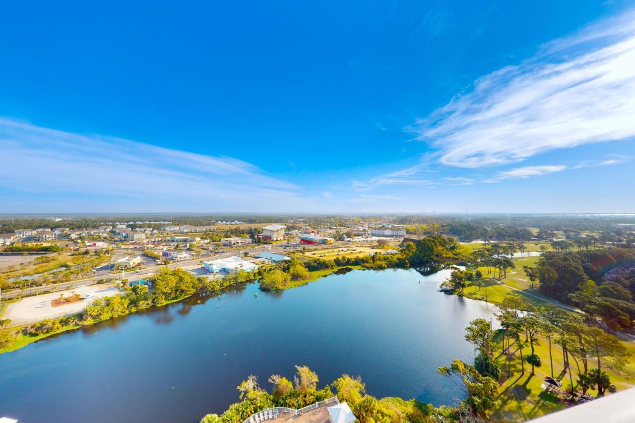Apartment Laketown Wharf 1703