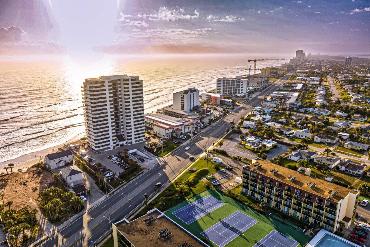 Living - Unit #504 Daytona Beach
