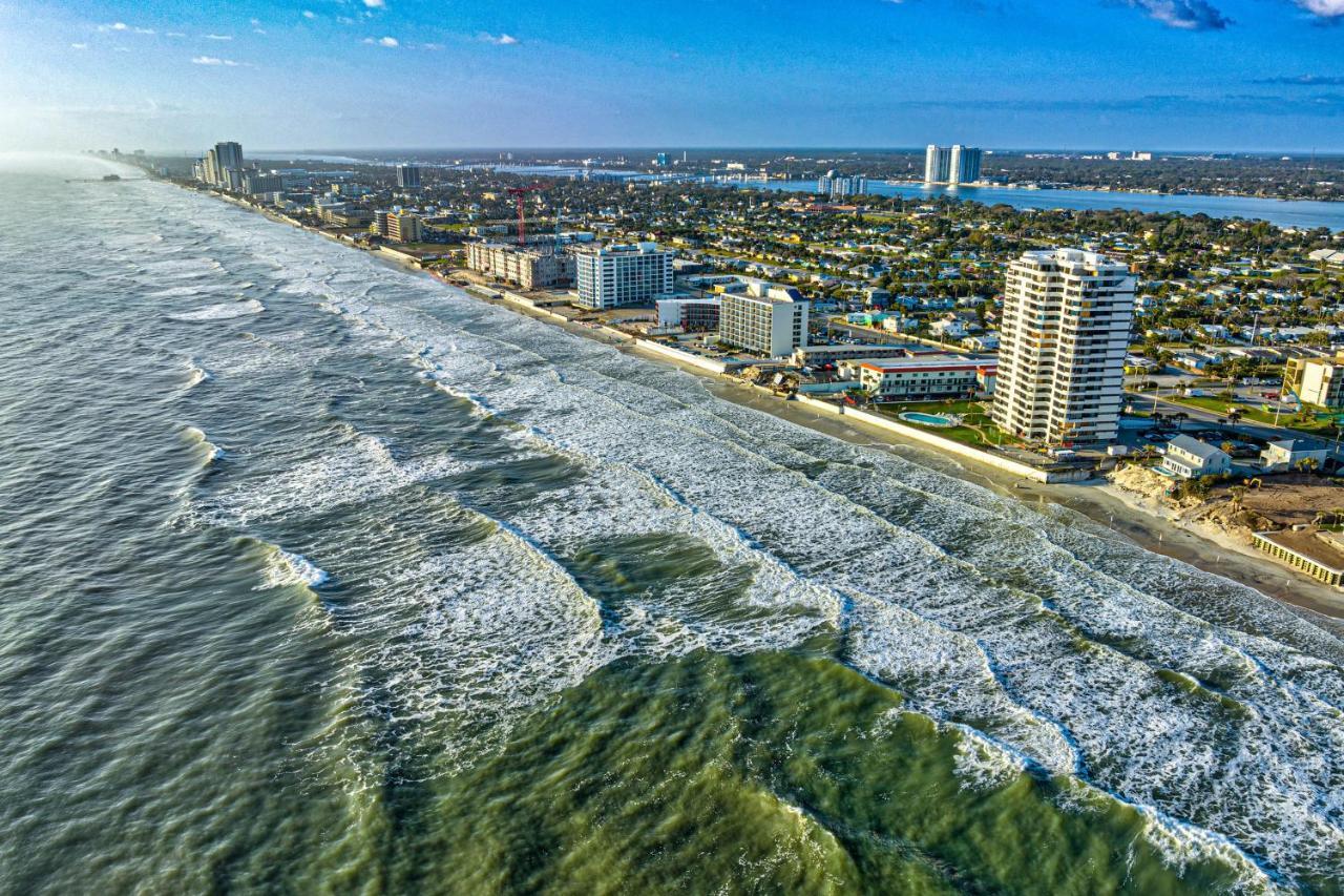 Living - Unit #504 * Daytona Beach