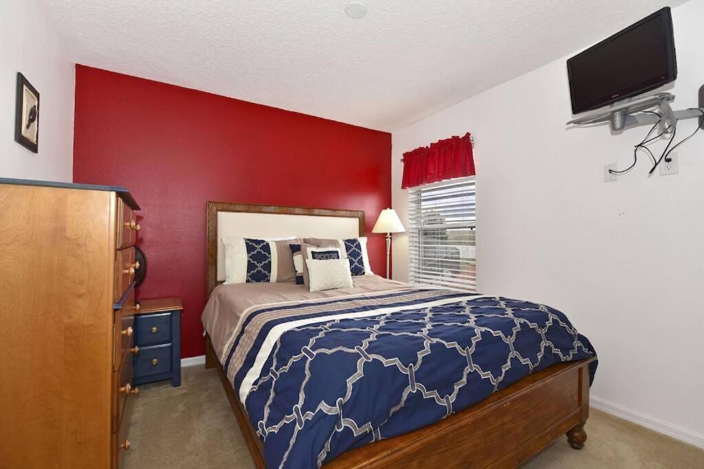 Sunny Pool In Gated Near & Golf -630 Davenport