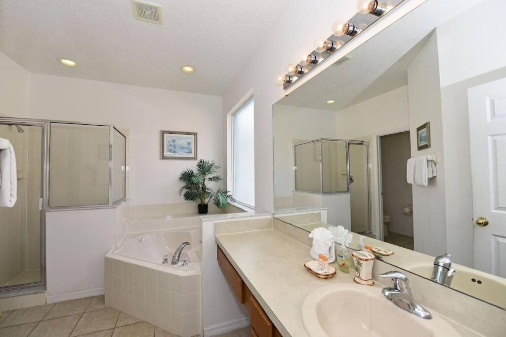 Sunny Pool In Gated Near & Golf -630 Holiday home *