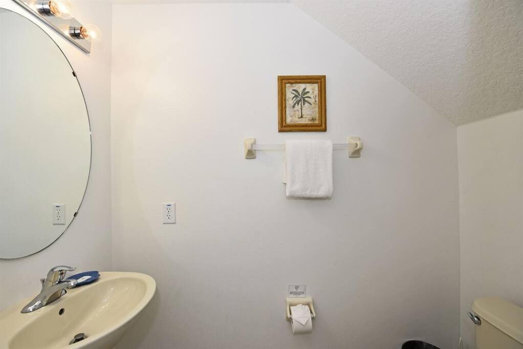 Sunny Pool In Gated Near & Golf -630