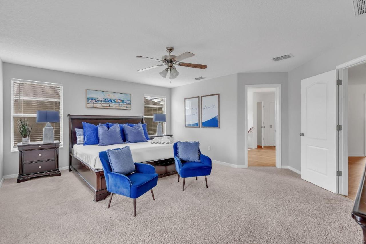Pool Amenities Tennis + Davenport