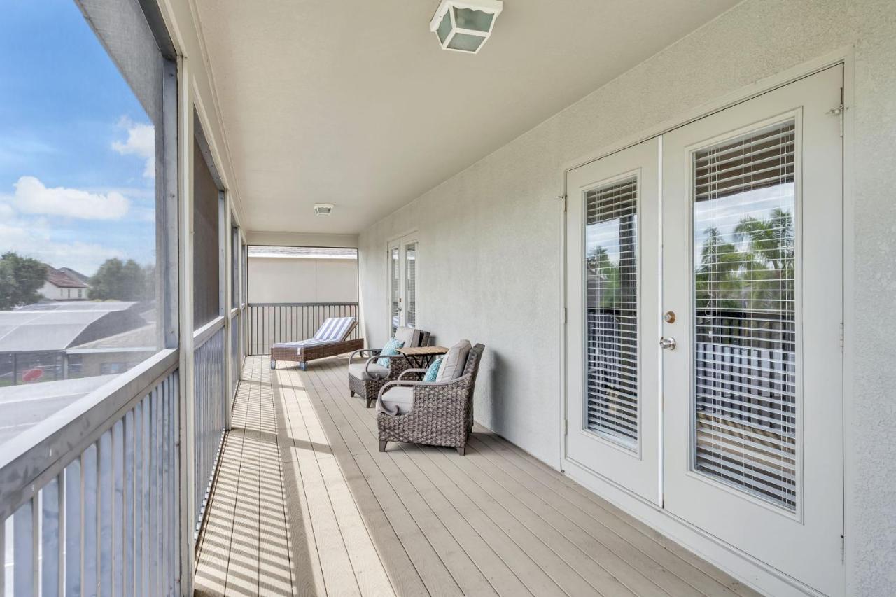 Pool Amenities Tennis + Holiday home Davenport