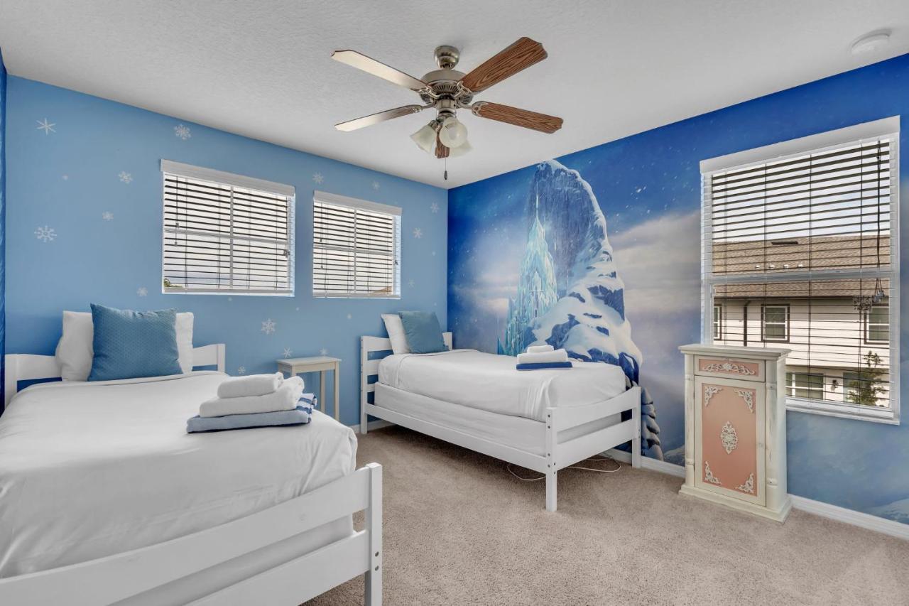Holiday home Pool Amenities Tennis + *