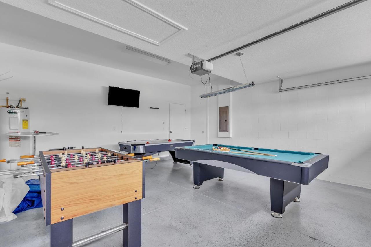 Holiday home Pool Amenities Tennis + *