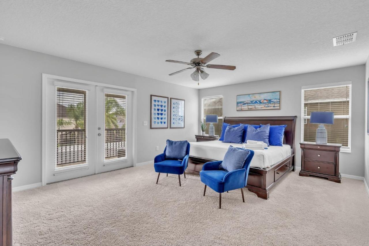 Holiday home Pool Amenities Tennis + *