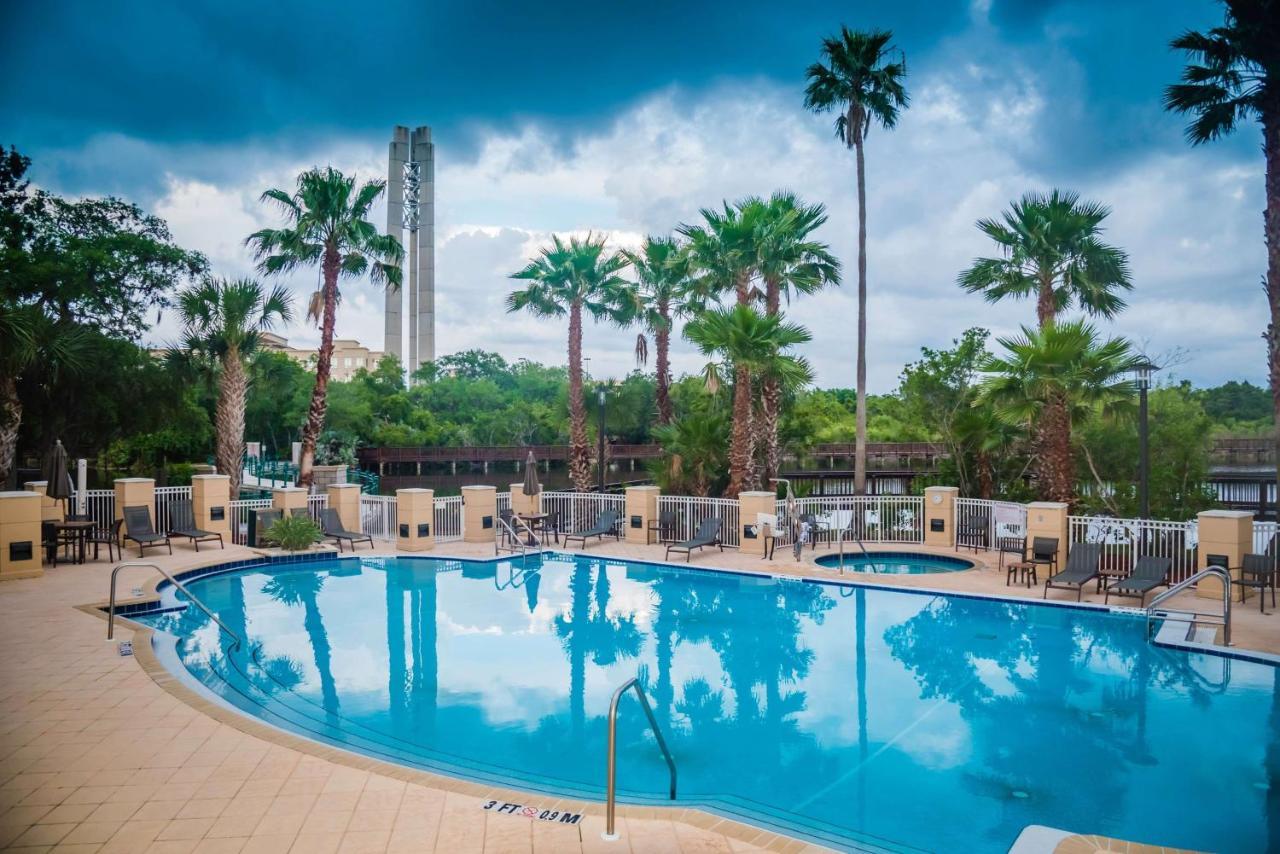 Hilton Carillon Park 4*