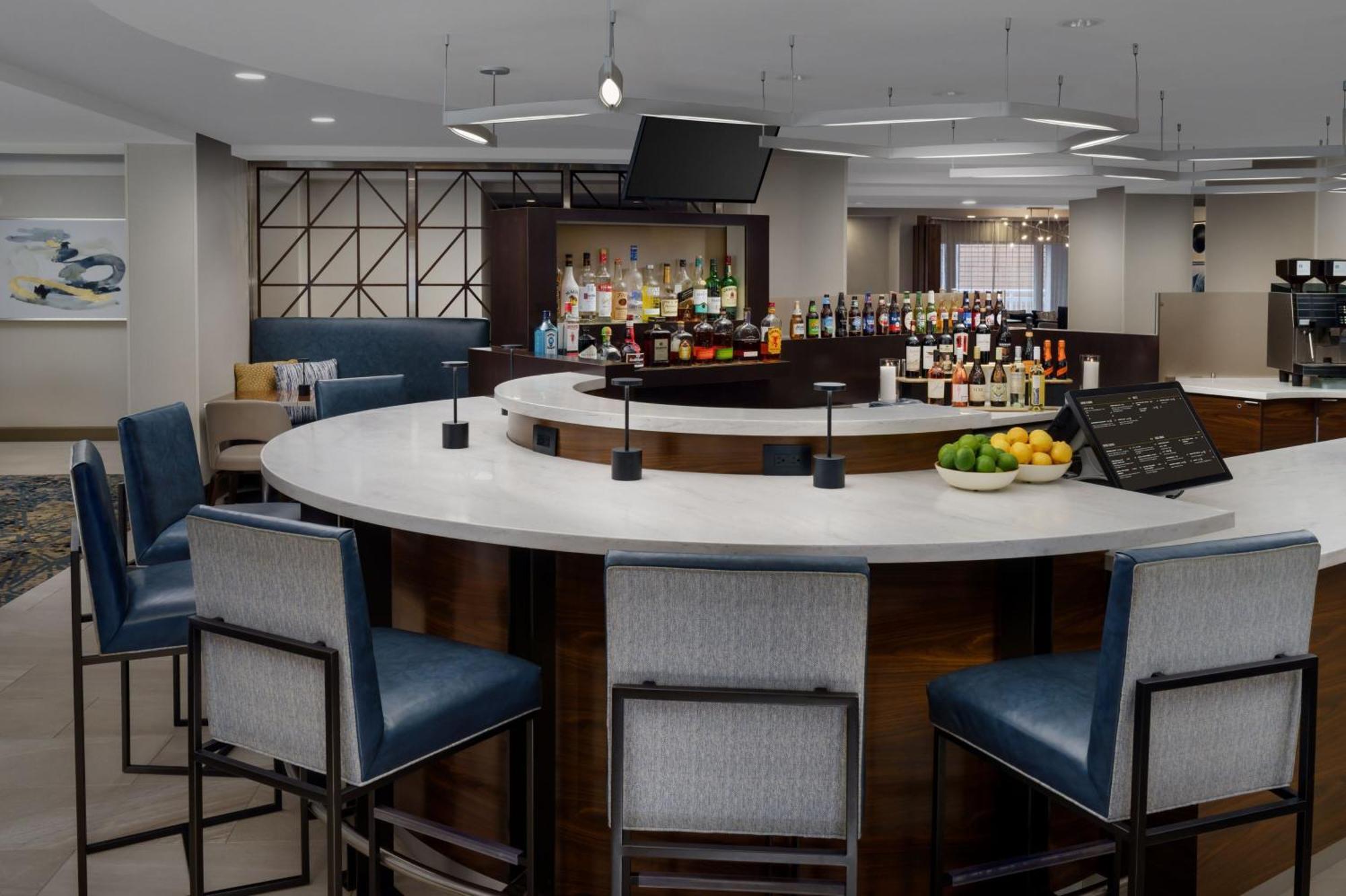Courtyard By Marriott Downtown Orlando
