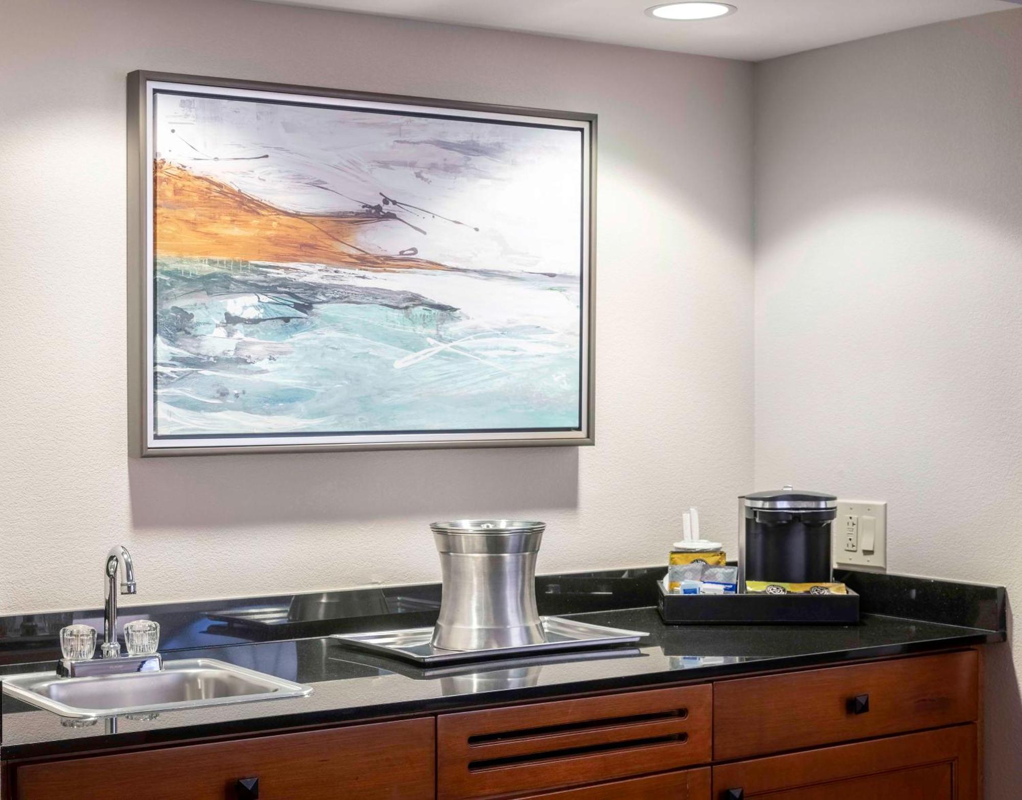 Hilton Carillon Park Hotel 4*