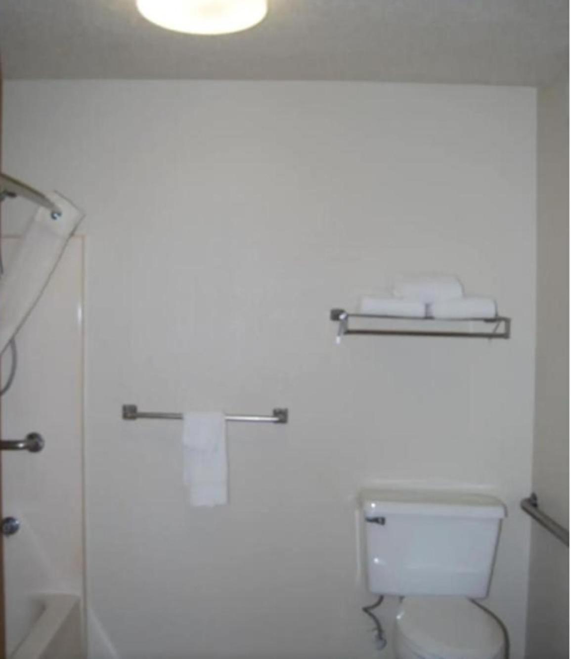 Quality At Eglin Afb Inn 2*
