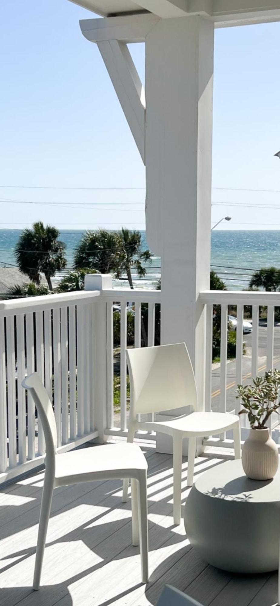 Villa The Taj Of The Gulf! Luxury Mansion! Sleeps 37, Private Pool & Hot Tub, Putting Golf *