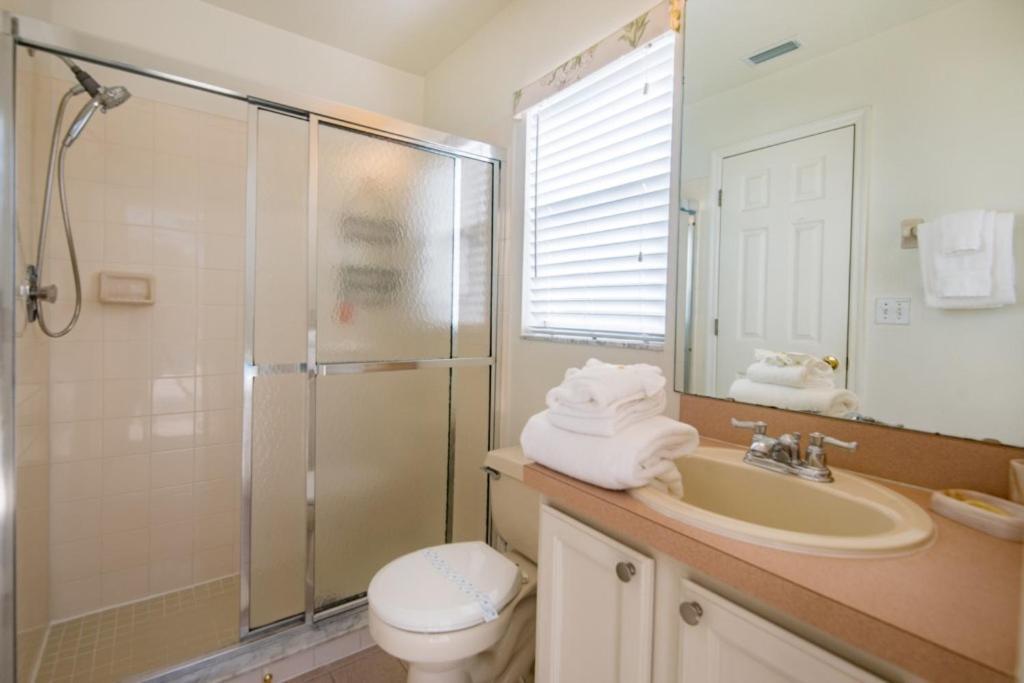 Villa Executive Waterfront 4 Bed 3 Bath, South Facing With Private Pool And Lanai. Davenport