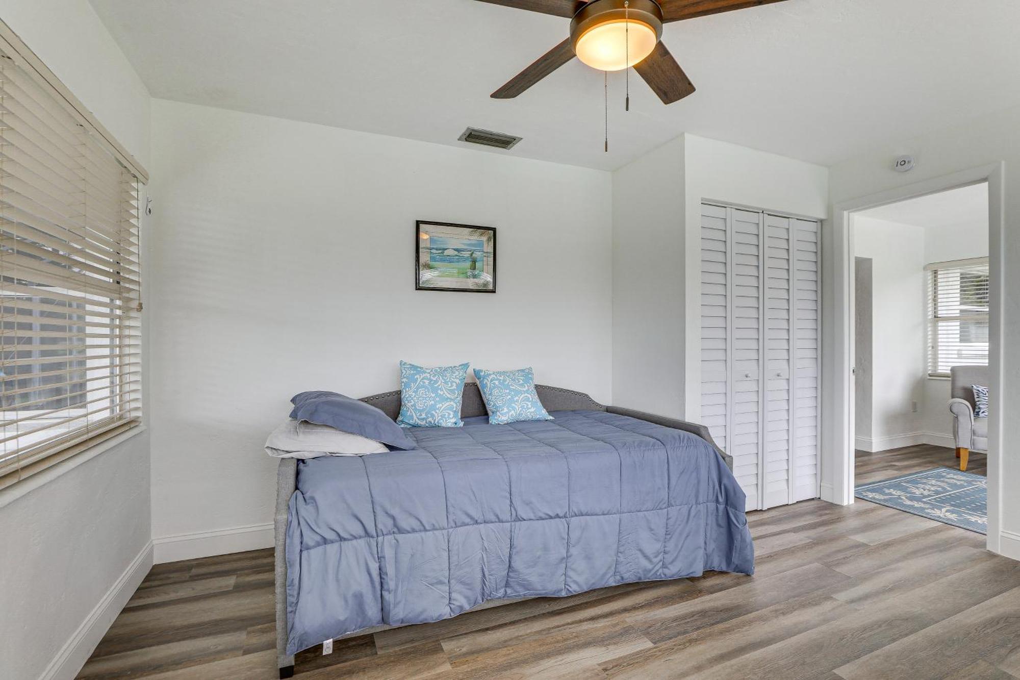 Centrally Located With Heated Pool! Sarasota