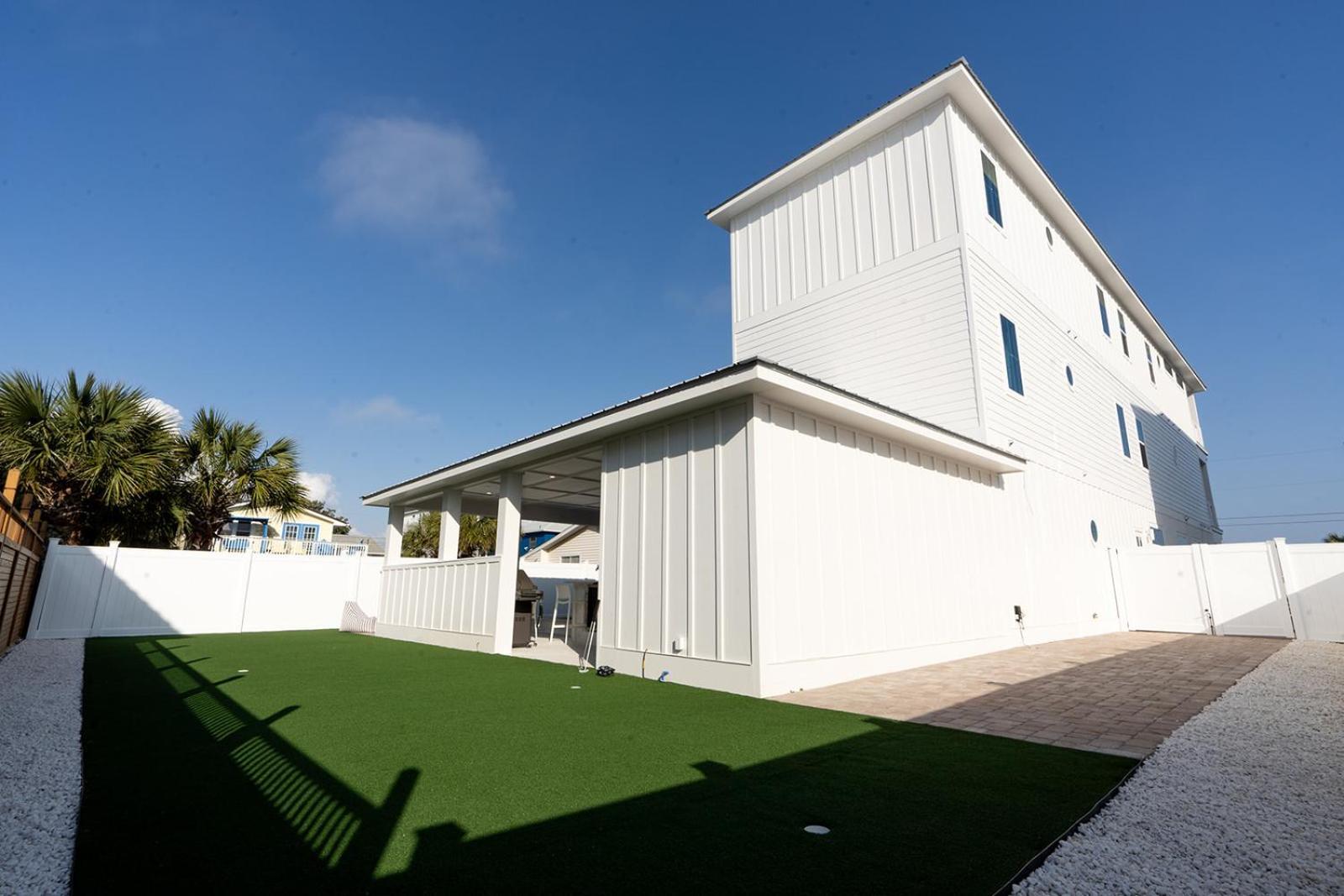 Villa The Taj Of The Gulf! Luxury Mansion! Sleeps 37, Private Pool & Hot Tub, Putting Golf Panama City Beach