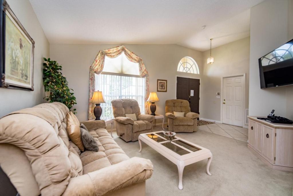 Villa Executive Waterfront 4 Bed 3 Bath, South Facing With Private Pool And Lanai. *