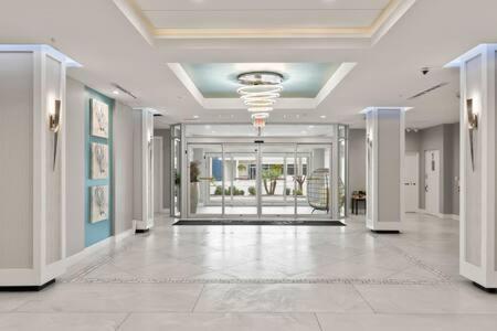 Oceanside 604 - Water Views, Access Pool & Pool Bar