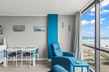 Oceanside 604 - Water Views, Access Pool & Pool Bar Apartment Daytona Beach