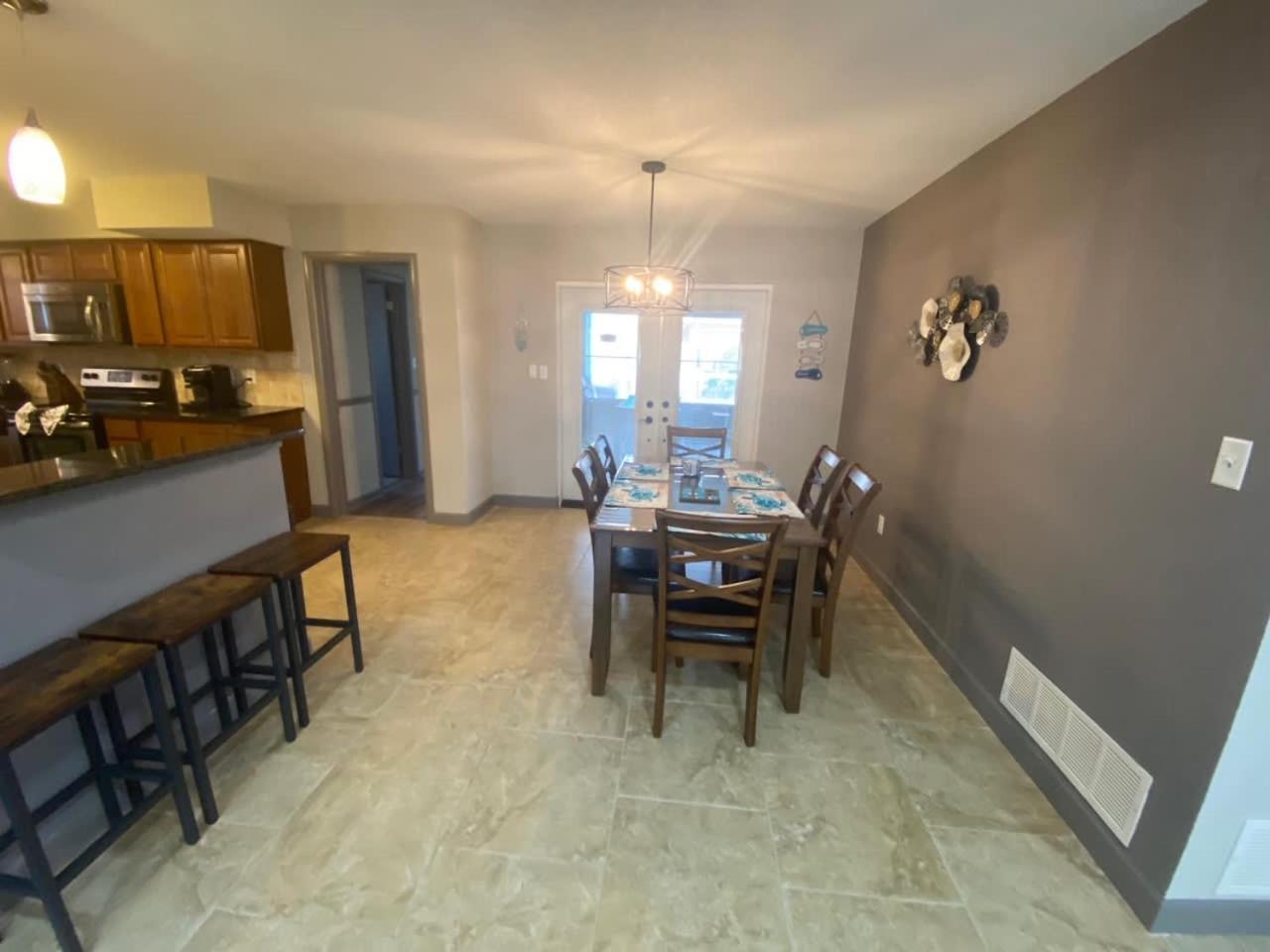 Close To Beaches Pet Friendly Heated Pool Hot Tub * Largo