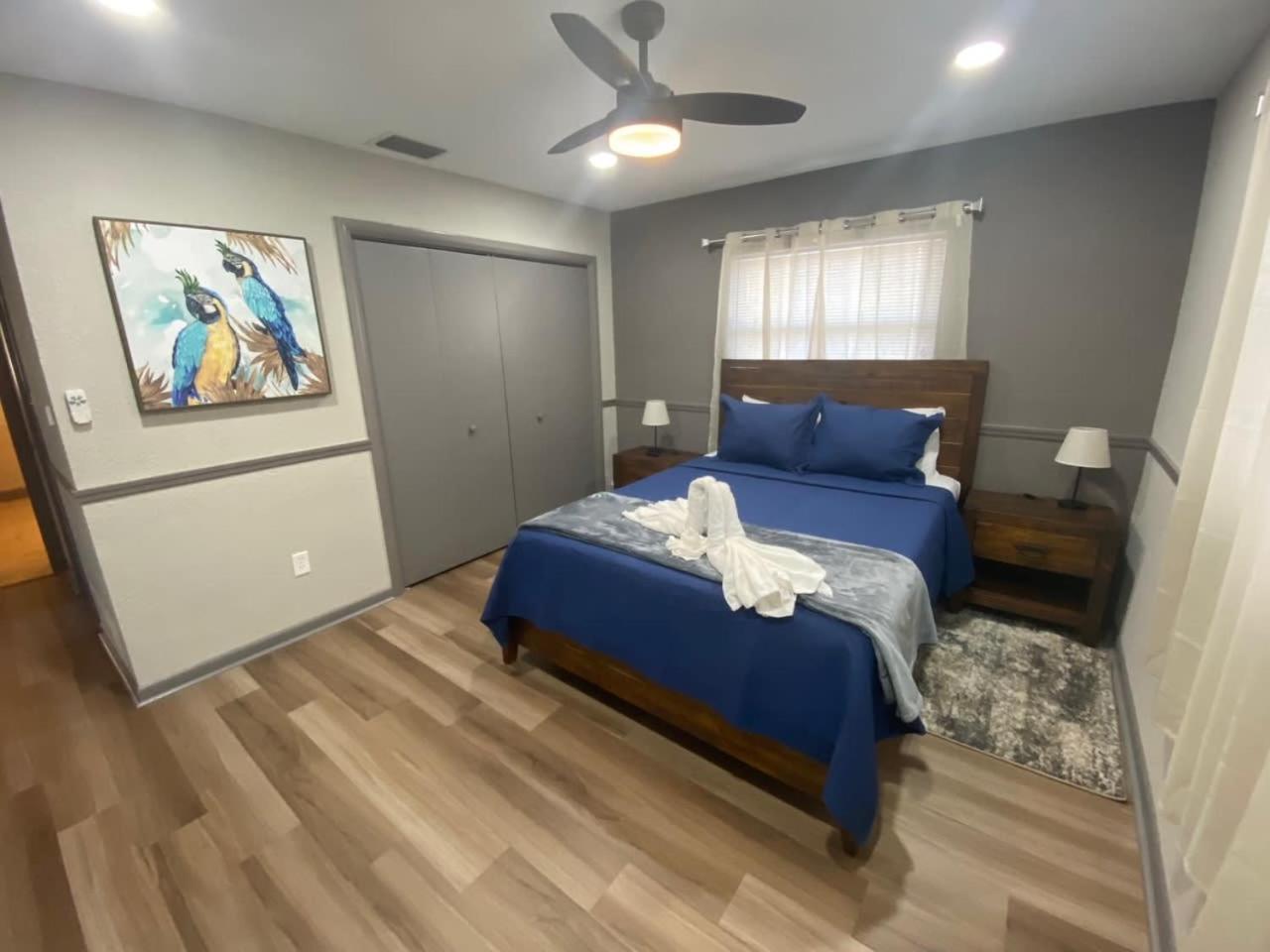 Holiday home Close To Beaches Pet Friendly Heated Pool Hot Tub *