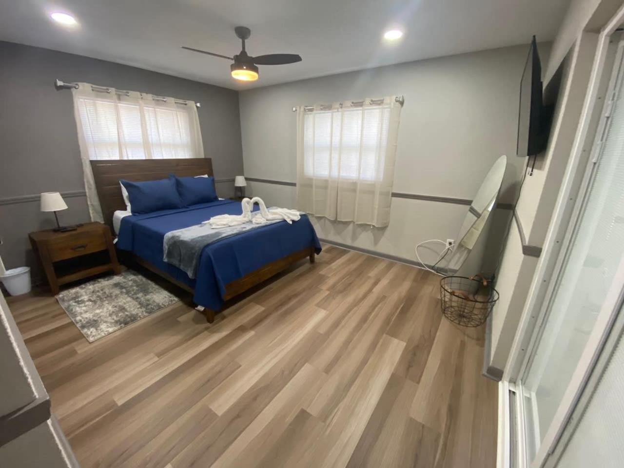 Holiday home Close To Beaches Pet Friendly Heated Pool Hot Tub *